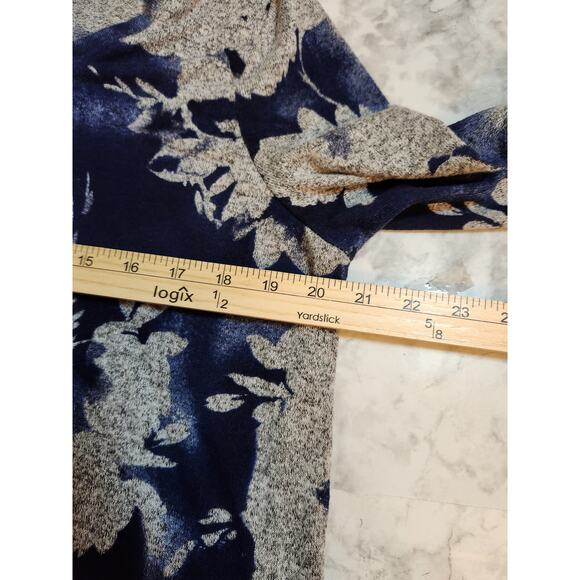 Simply Vera Vera Wang Women's Blue Floral Scoop Neck Pullover Sweater Size Large - Picture 6 of 7